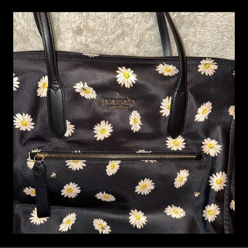Kate Spade Chelsea Nylon Daisy & Bee Print Weekender Bag - Picture 2 of 6